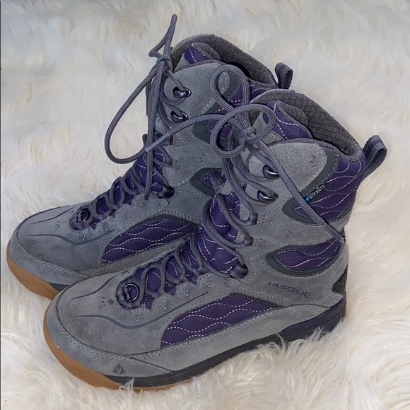 Vasque Shoes - Vasque Boots 🥾 basically new!
